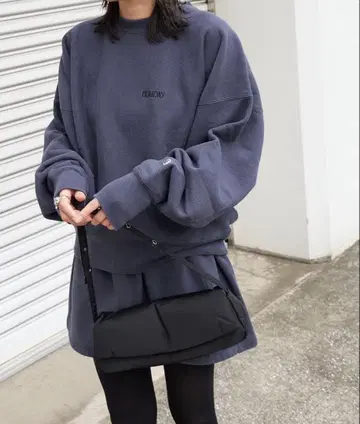 챔피온 x 저널 스탠다드 HOLIDAY 크루넥 맨투맨