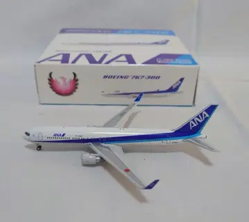 Boeing 767-300 JA619A ANA