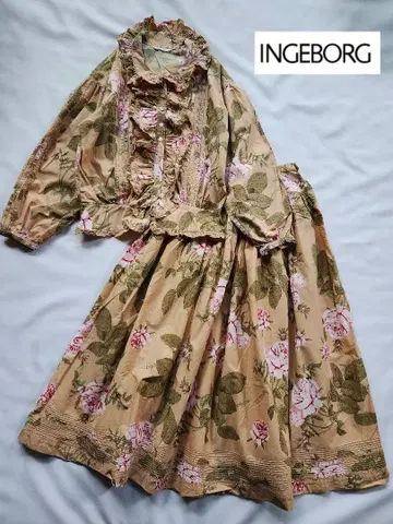 잉게보그 꽃무늬 프릴 셋업 상하의 세트