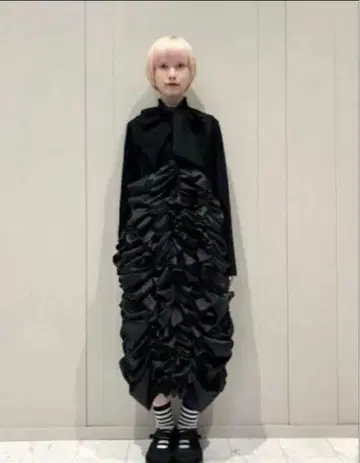 새상품급 noir kei niomiya 프릴 슬리브리스 원피스 xs