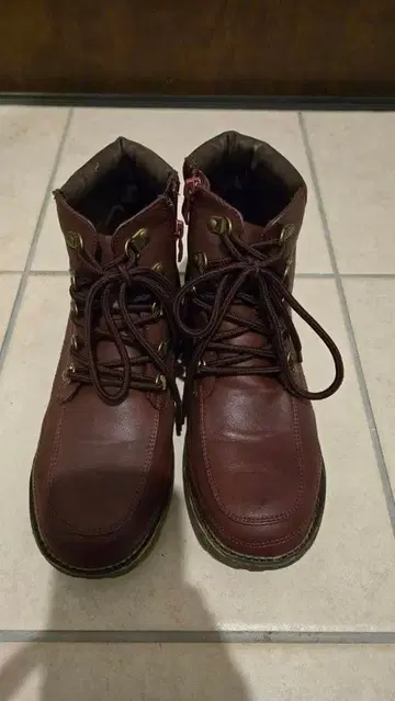 브라운 하이컷 부츠