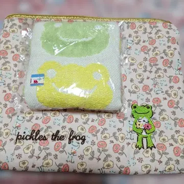 pickles the frog 꽃무늬 파우치와 타월 원단 손수건