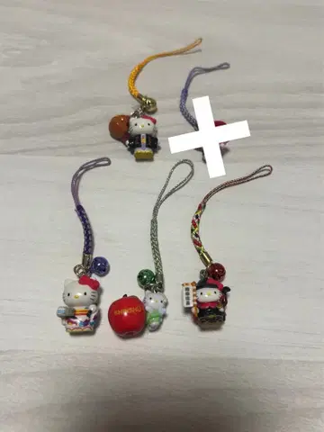 헬로키티 스트랩 4개 세트