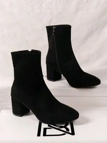 블랙 스웨이드 느낌 앵클부츠