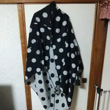 안티카 물방울 패턴 변형 코트