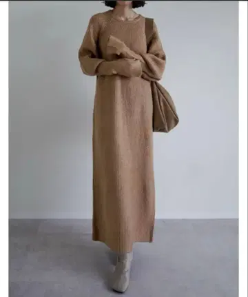 손가락 구멍 볼륨 슬리브 하찌 리브 니트 원피스