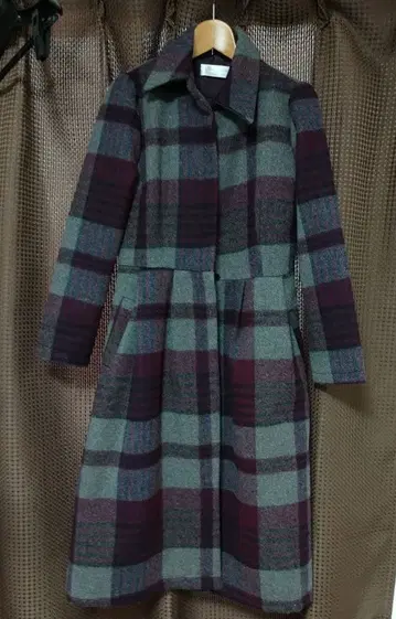 체크 무늬 롱 코트