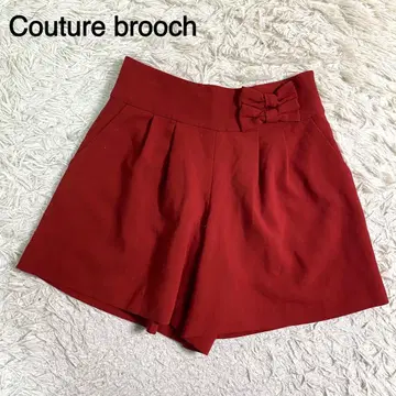 Couture brooch 레드 컬러 리본 디자인 숏팬츠