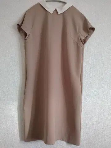 스픽 앤 스팬 카라 부착 반팔 원피스