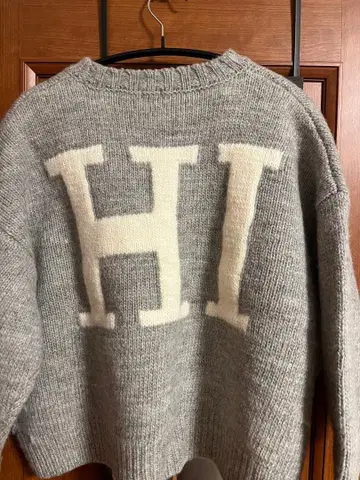 HI 자수 오버 사이즈 니트 스웨터