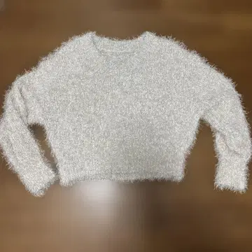 화이트 복슬복슬 니트 크롭 미사용 새상품!