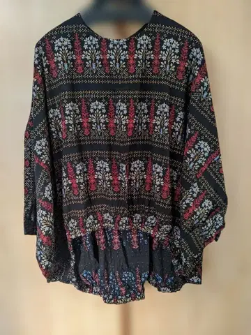 MALAIKA 차카의 풀오버