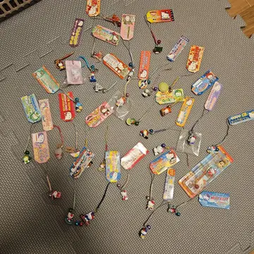 헬로키티 지역 한정 키티 끈 장식 묶음 판매 32점