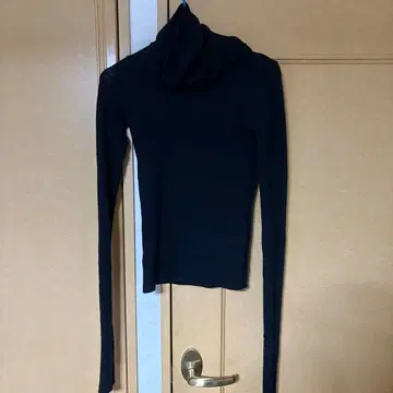 alice auaa 니트 터틀넥 스웨터