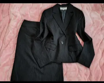 내추럴 뷰티 베이직 짙은 그레이 스트라이프 수트 S/XS