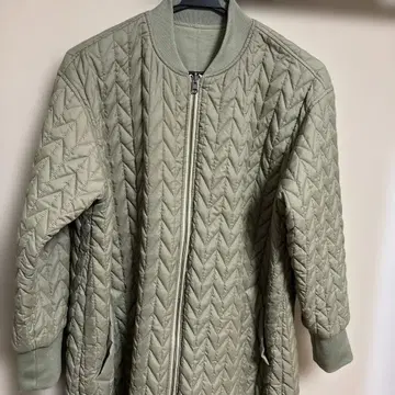올리브 그린 퀼팅 자켓