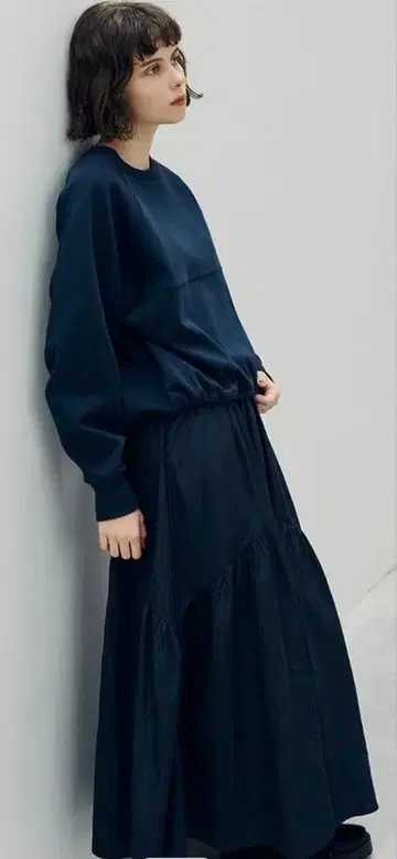 새상품 emmi 래글런 상의 x 볼륨 스커트 세트 0 사이즈