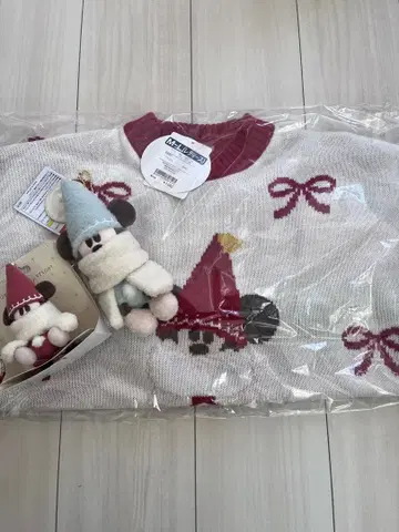 릴린린 인형 배지 스웨터 패치 디즈니 크리스마스 2025