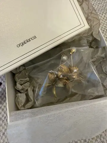 orgablanca 꽃 모티브 귀걸이