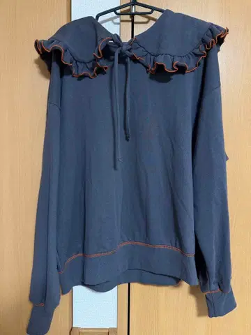 HELLO.SANFRANCISCO 빅카라 맨투맨 할로산