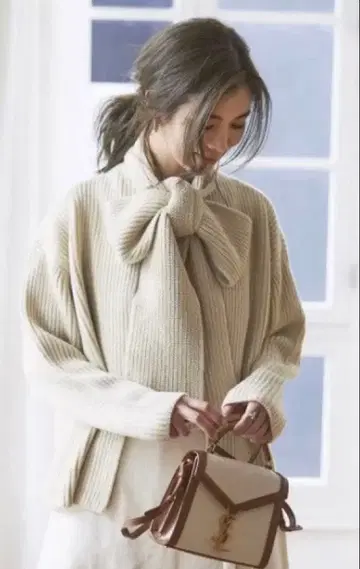 seventen 베이지색 니트 스웨터