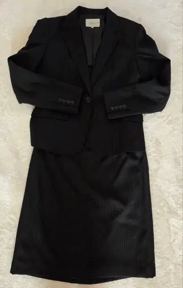 [ 새상품급 ] THEORIA 스트라이프 블랙 스커트 팬츠 셋업 11