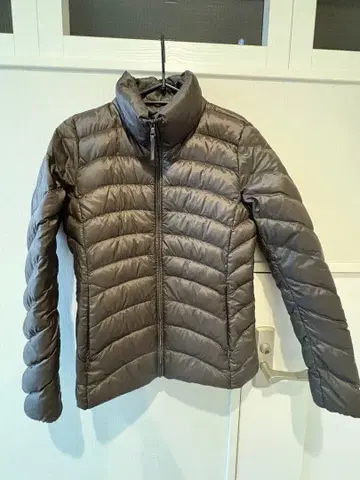 UNIQLO M 사이즈 브라운 다운 자켓