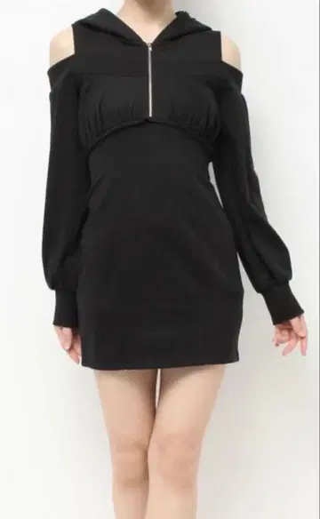 [ 기간 한정 50%off ] 오프숄더 미니 원피스 블랙 RESEXXY