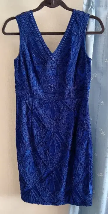 Diagram 새상품 파랑 자수 비쥬 슬리브리스 원피스 36