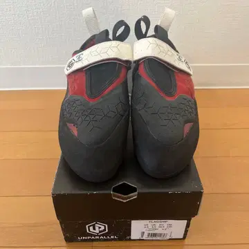 언패러럴 플래그십 US6.5