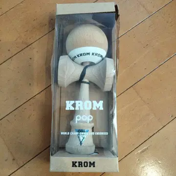 KROM pop 켄다마 화이트 컬러