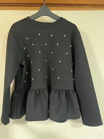 라지엠 비쥬 페플럼 풀오버 새상품급