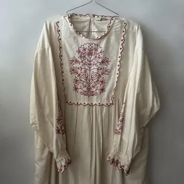 SM2 배색 자수 원피스