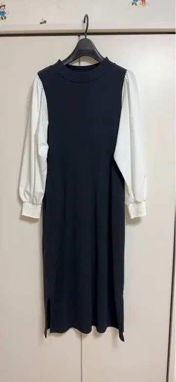 네이비 화이트 슬릿 티셔츠