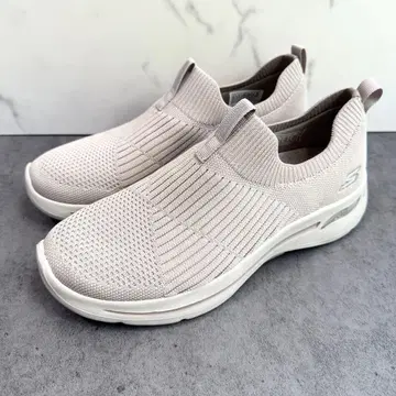 새상품 스케쳐스 슬립온 23.5cm 아치핏