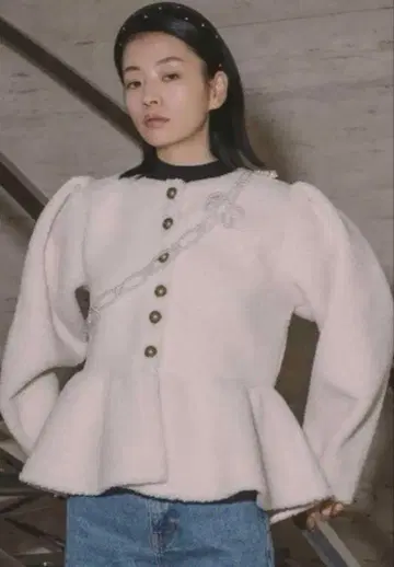 Bibiy. Bibiy 'B' BOA PEPURAMU CARDIGAN