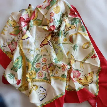 Salvatore Ferragamo 꽃무늬 실크 스카프