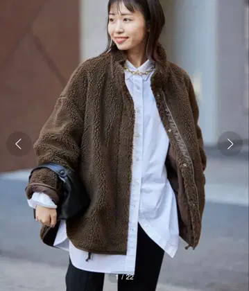 [ 새상품급 ] SLOBE IENAPA 퀼트 무크 보아 리버서블 블루종