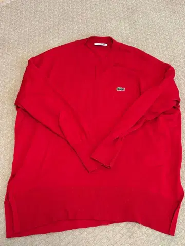 라코스테 울 100% V넥 스웨터