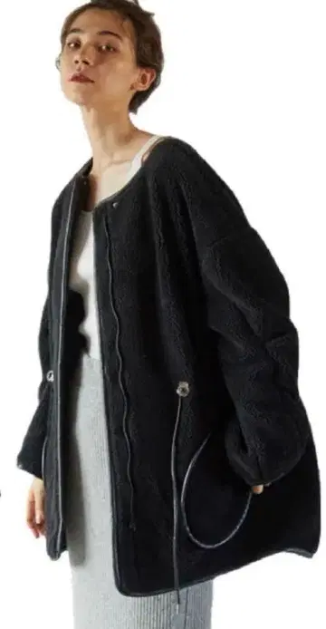 [ GALLARDAGALANTE NAVY ] 파이핑 보아 코트 완판