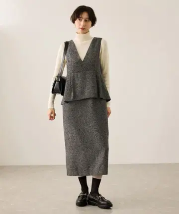 그레이 페플럼 디자인 원피스