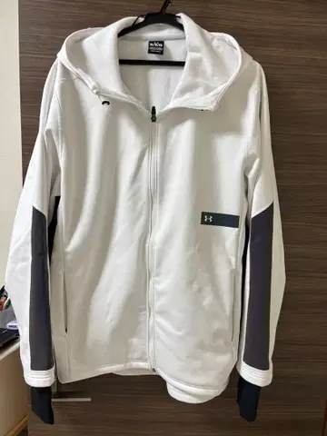 언더아머 XL 화이트 후드티