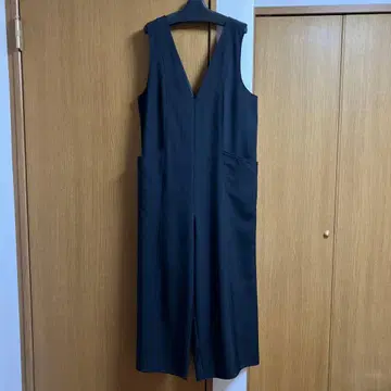 Style Note 블랙 V넥 올인원 안감 부착