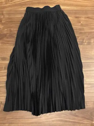 HYKE 타프타 플리츠 스커트