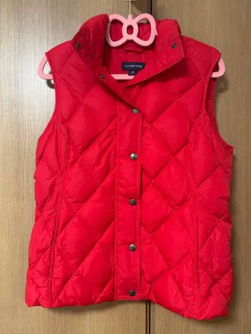 빨간색 퀼팅 다운 베스트