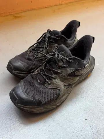 호카 아나카파 2 로우 GTX