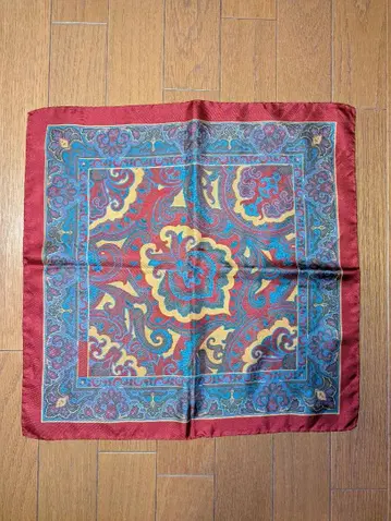 [ ETRO ] 44cm x 44cm 실크 손수건(치프)