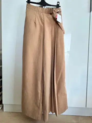 베이지 와이드 팬츠 허리 벨트 포함