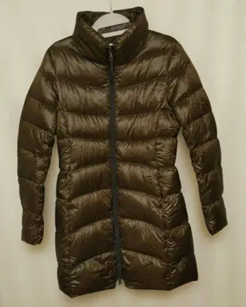 유니클로 울트라 라이트 다운 코트 헤링본 S 브라운 후드