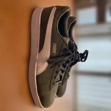 PUMA 올리브 그린 스니커즈 SOFTFOAM (거의 미사용)